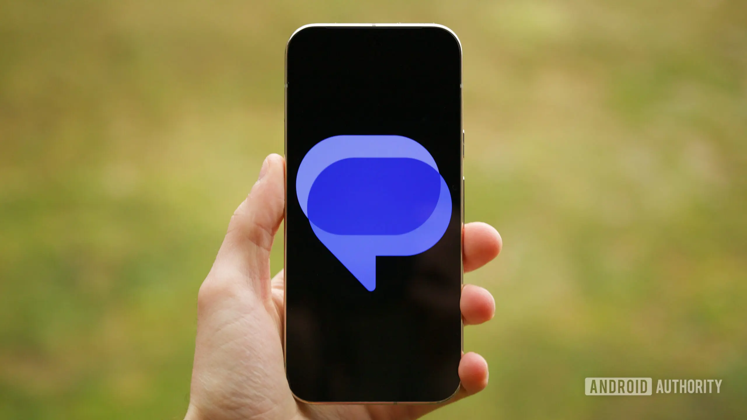 Google Messages is trying out a common-sense sharing menu change