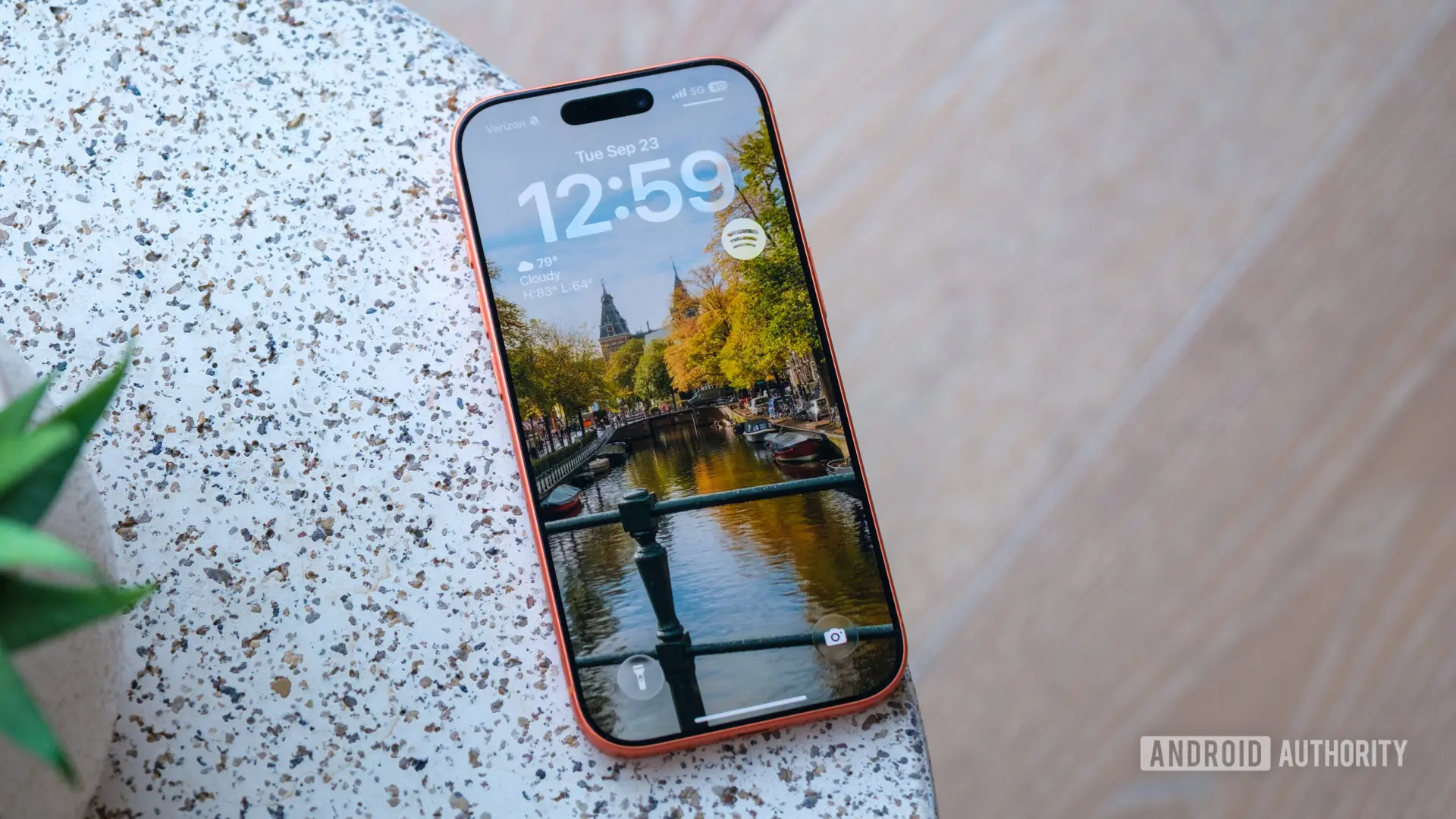 Apple just rolled out a neat wallpaper trick Android users will envy
