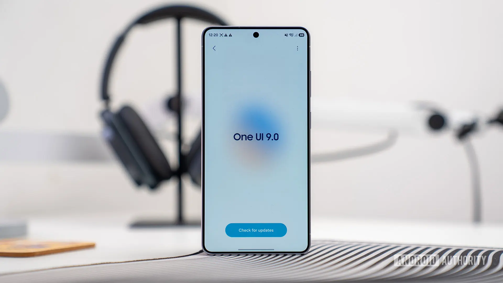 Breaking: Galaxy S26 series gets fifth One UI 9 beta with August security patches